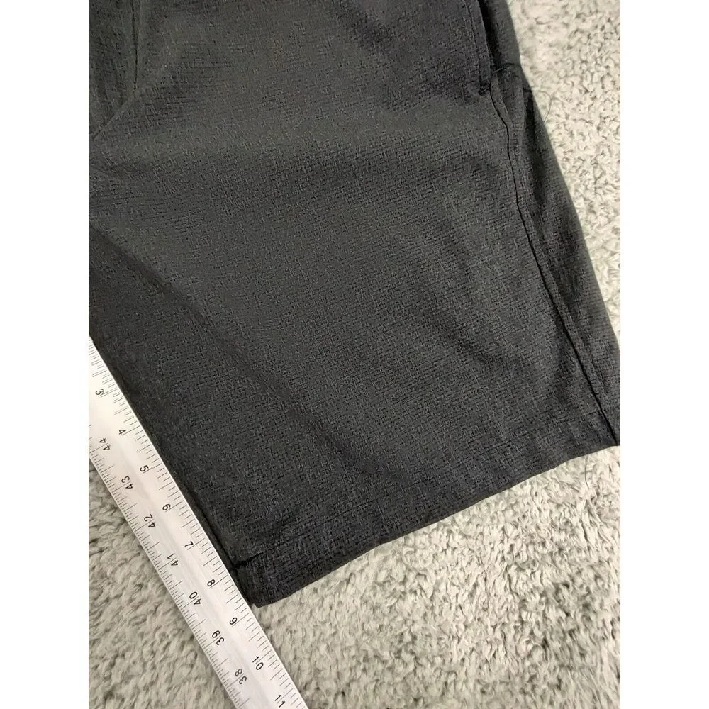Under Armour Chino Shorts Men's Size 36 Golf Heathered Black‎ Casual Flat Front